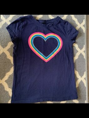 Girls Gap rainbow heart short sleeve shirt size 8